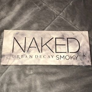 Urban Decay Naked Smoky Palette